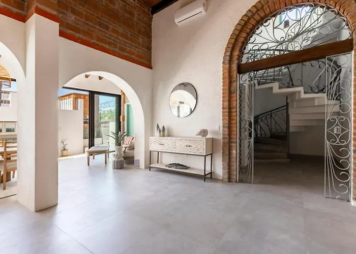 Downtown Historic Home - Starlink Wifi - Pool